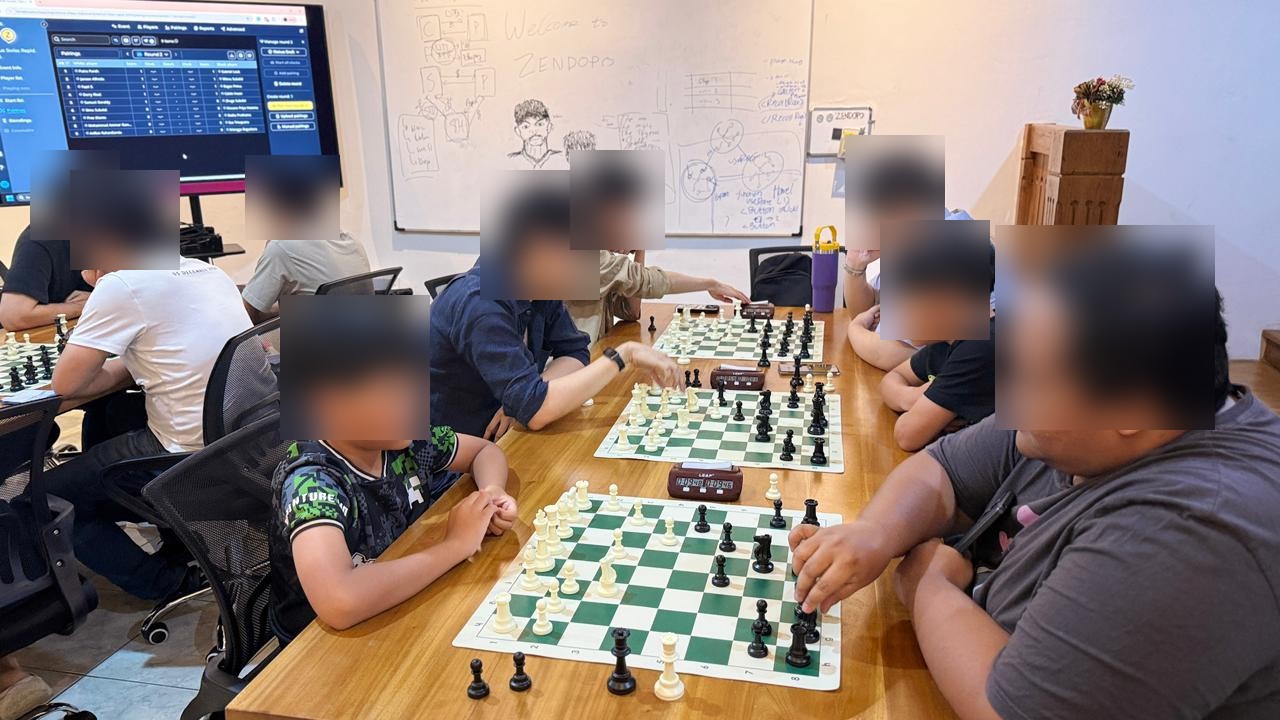 Turnamen catur di kantor